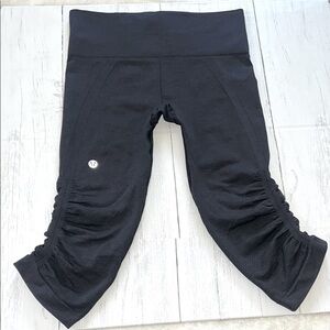 Lululemon in the flow crop leggings